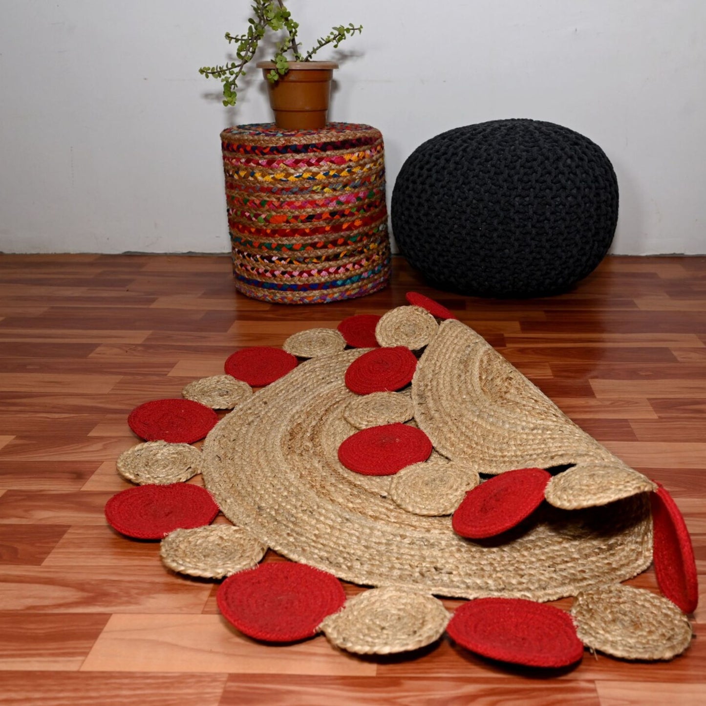 Handwoven Natural Red Circle Scallop Jute Rug – Boho Round Rug