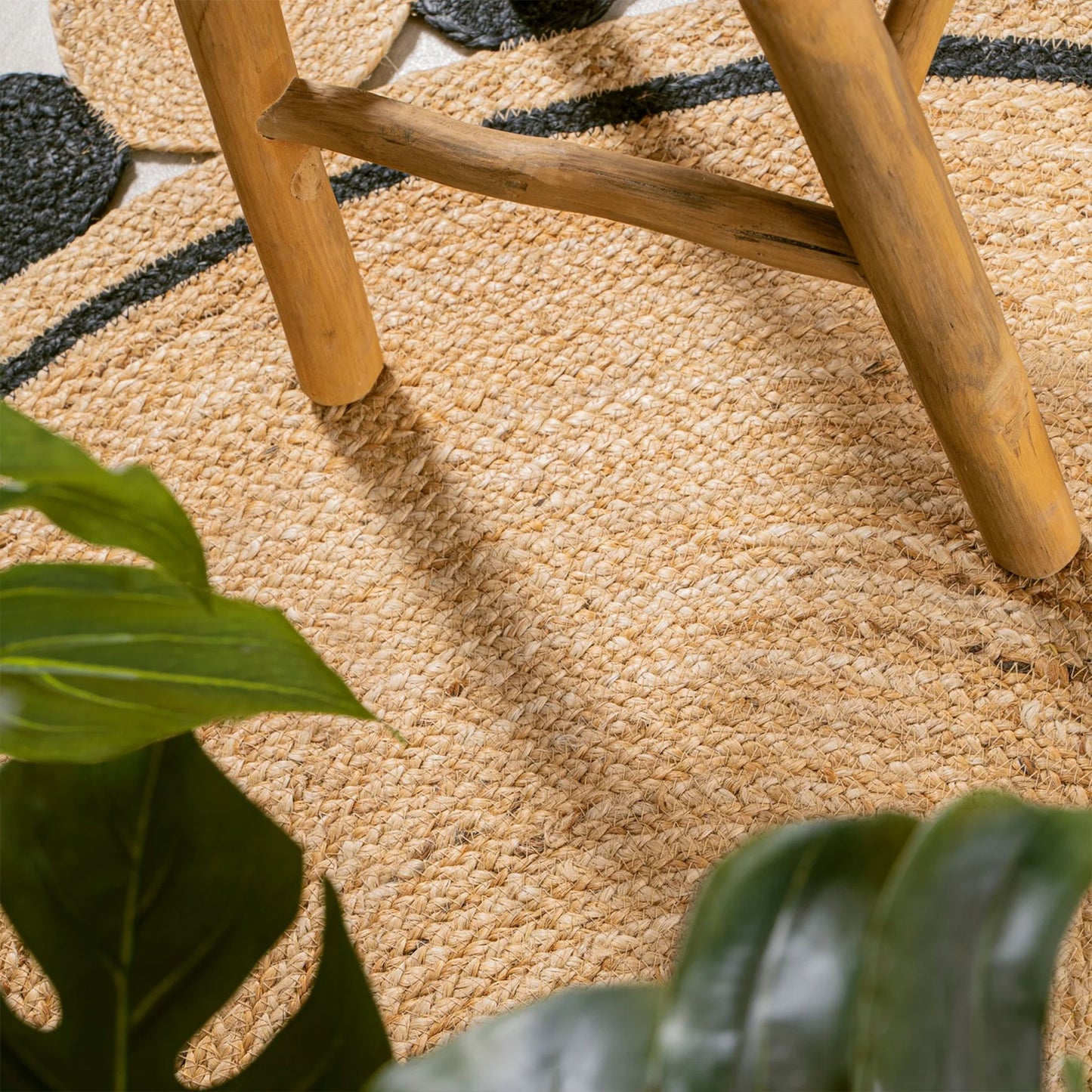 Jute Braided Round Rug – Black Circle Custom Indian Rug (Handwoven Boho Style)