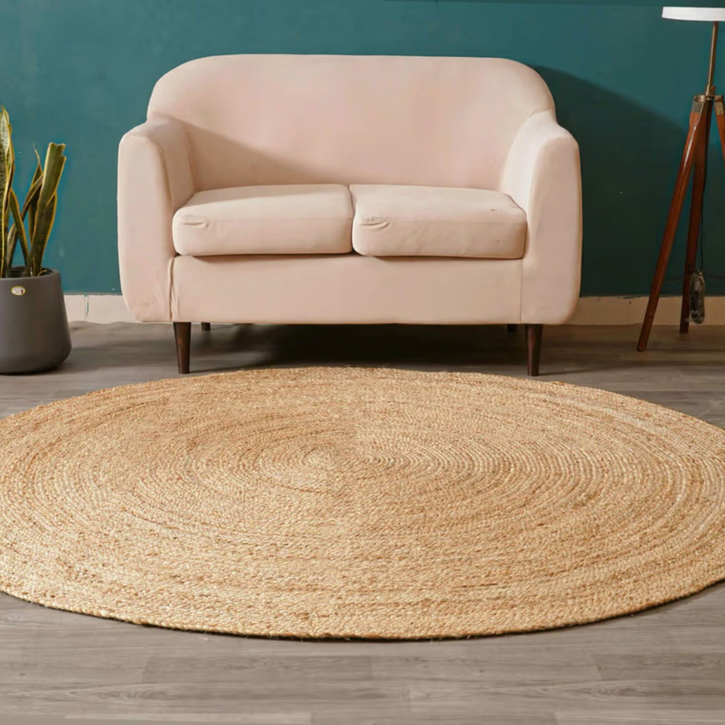 Natural Round Jute Rug – Hand Braided Fiber Design (Boho Minimal Style)