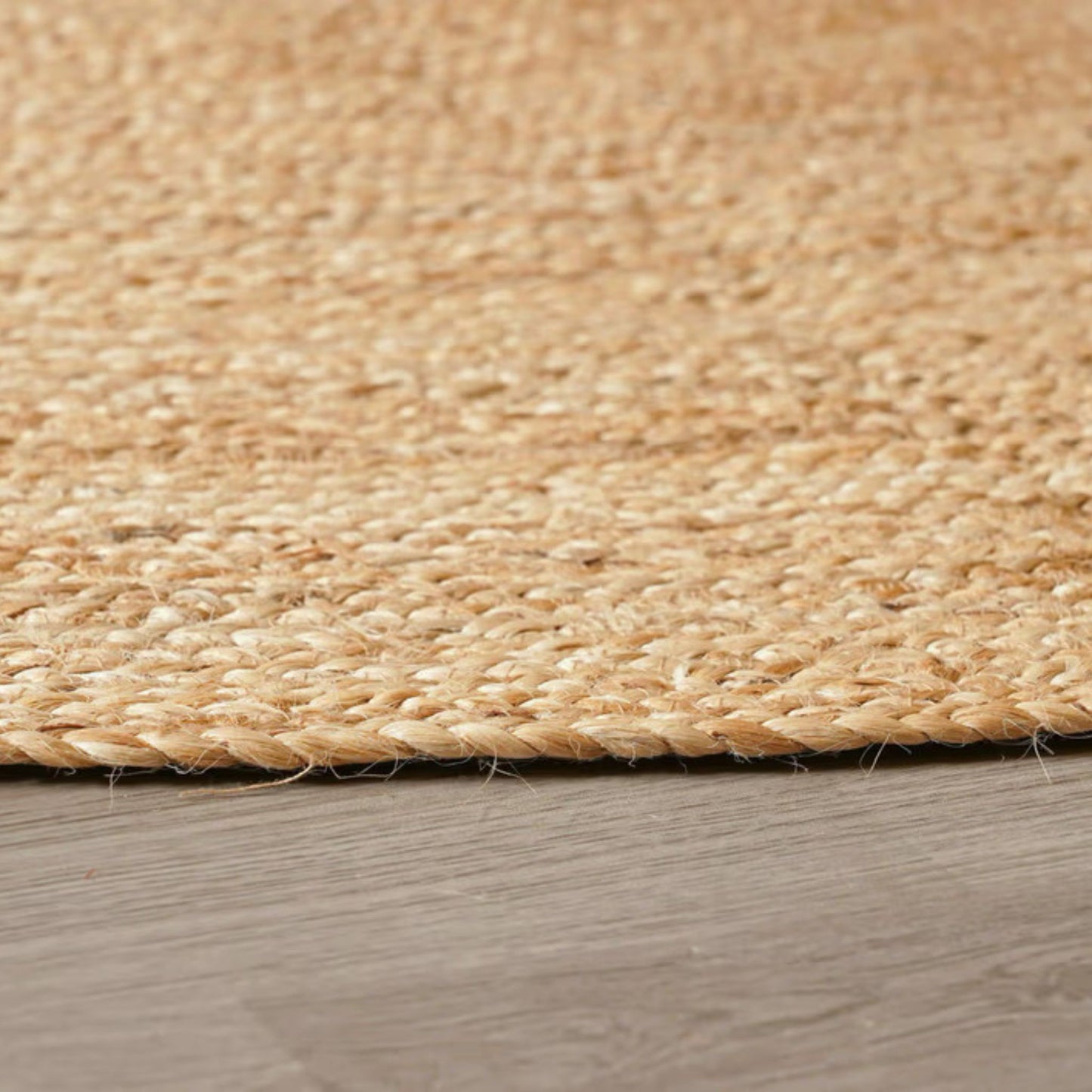 Natural Round Jute Rug – Hand Braided Fiber Design (Boho Minimal Style)